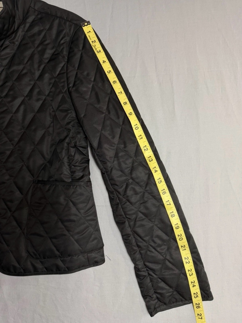 Burberry Black Quilted Jacket - Zip Front - Picture 11 of 14